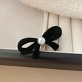 Fermaglio per capelli in velluto nero con perla centrale in una scatola regalo beige - Grande Clip a Becco d'Anatra con Fiocco Floccato e Perla-5cm / Nero