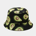 Sombrero de pescador negro con estampado realista de aguacate en tela de sarga - Patrón de Aguacate Grande Negro