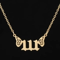 Collier doré avec ailes de papillon et numéro 111 sur une chaîne fine en O - 111 / Or