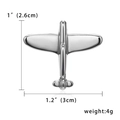 Dettaglio della spilla aereo in argento con dimensioni di 3,0 cm per 2,6 cm - Stile Aereo (BC18Y0862)
