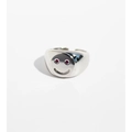 Anillo ajustable plateado con cara sonriente y circonitas rosas en fondo blanco - Cara Sonriente Color Platino
