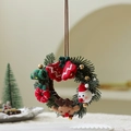 Corona de Navidad con muñeco de nieve y reno de fieltro sobre agujas de pino verde - Corona de Pino Artificial Estilo A 17cm / 17cm