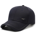 Gorra de béisbol clásica azul oscuro con logo metálico y textura de sarga de algodón - Ajustable / Azul marino