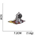 Dimensioni dettagliate della toppa ricamata astronauta su razzo 5 cm x 7,2 cm - N. 13-Astronauta su razzo