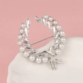 Elegant silver leaf brooch featuring polished metal leaves and round white pearls - Silver Leaf Wreath Pearl Brooch (XD8761-2)