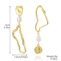 Minimalist asymmetric earrings with baroque pearls and gold coin pendant design - E2311-1 Queen Coin Asymmetric