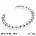 Brazalete abierto de plata en forma de C de acero de titanio, diámetro interior 65x7mm - 65x7mm / Color Plata (KB180696-KFC)
