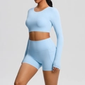 Lichtblauwe yoga-set met cropped top met lange mouwen en high-waist korte sportbroek - Hemelsblauw