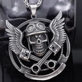Biker-Anhänger Totenkopf mit Flügeln und Motorkolben aus Edelstahl im Vintage-Stil - Schädel mit Helm und Flügeln Stil (E0111) - Ohne Kette