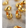 Poliert goldene Tropfenohrringe mit sternförmigen Zirkoniasteinen im Minimalist-Stil - Gold