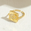 Quadratischer Goldring mit funkelnden Lippen aus Strass und verstellbarem Band - Lippenring (JZ0207)