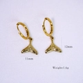 Hammered gold whale tail hoop earrings in 14K gold-plated stainless steel for women - Whale Tail 1