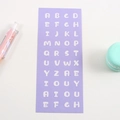 Paars alfabet stickerblad met witte Engelse letters voor DIY-journaling - Paarse Crème