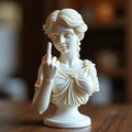 Klassische Wien-Göttinnen-Statue mit humorvoller Mittelfinger-Geste in beigem Kunstharz - Wien Göttin Statue Stil B