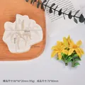 Stampo in silicone a forma di giglio per ornamenti in gesso e pietre profumate - Fiore - Giglio