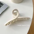 Große matte Haarklammer in Creme 11cm Länge für minimalistische Damenfrisuren - Glänzend Weiß Kreuzform