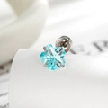 Boucle d'oreille trèfle bleu minimaliste avec cristal et finition en argent - Bleu Mer Clair (A1085-5)
