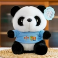 Süßes Panda-Plüschtier mit stylischem blauem China-Souvenir-T-Shirt auf einer Webmatte. - China T-Shirt Panda-Blau / 25cm