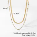 Zweilagige goldene Schlangenkette mit runden Perlen und Angaben zur Produktgröße - Halskette (XKN0211) / Gold