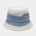 Dettaglio del cappello alla pescatora in denim lavato sfumato con cuciture a vista - Taglia unica / Blu Chiaro Liscio