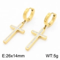 Orecchini a croce in acciaio al titanio dorato con cristalli di zircone, 26x14mm - Stile Croce d'Oro Zirconia Bianca (KE111090-MW)