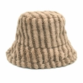 Dettaglio cappello a secchiello in peluche a righe marroni con texture in finta pelliccia - M (56-58cm) / Cachi