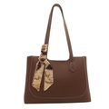 Grand sac cabas marron avec foulard en soie décoratif et finition mate élégante - Brun Foncé
