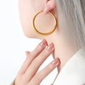 Boucles d'oreilles créoles dorées avec texture tissée et finition en métal vintage - Style Mailles Tissées (F885)