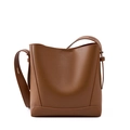 Borsa a secchiello minimalista in vera pelle marrone con tracolla regolabile - Marrone Dorato
