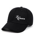Cappellino da baseball nero con ricamo Queen bianco e corona vista laterale 45 gradi - Regolabile / Nero REGINA