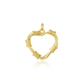 Detalle macro de un colgante de corazón chapado en oro con diseño hueco de alambre - Corazón / Dorado