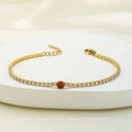Bracciale tennis dorato in acciaio inossidabile con zirconi chiari e pietra rossa centrale - Rosso (B0011R)