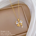 Elegante goudkleurige strik hanger ketting met zirkonia steentjes op een fijne O-ketting - Wit/Goud / Witte Strik Ketting (A430)