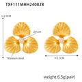 Ohrringe aus Titanstahl mit drei Blättern und Zirkonia-Zentren in Gold-Finish - Dreiblättrige Blume Ohrstecker (TXF111) / Gold