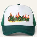 Groene en witte trucker pet met Motion-borduurwerk en vlammenontwerp op de voorkant - Eén maat / Donkergroen