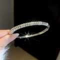 Dettaglio del bracciale a corda intrecciata argento con pavé di zirconi e lucentezza metallica - 4# Stile Pave a Consistenza Spirale - Argento