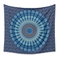 Détail de tapisserie Mandala bleue montrant des motifs symétriques complexes et texture du tissu - 73X95CM / Bleu Foncé Bleu Ciel Motif Plume (ZJ805-2)