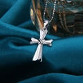Pendentif croix en argent sterling S925 poli sur un tissu en soie bleu canard - Style de Ruban Enveloppé (3#)