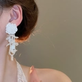 Boucles d'oreilles fleurs blanches élégantes avec pampilles de pétales perlées - 51# Style Perlé de Grande Fleur à Texture de Coquille (Tige en Argent Sterling 925) / Blanc