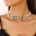 Detalle de tobillera bohemia de doble capa con colgante de corazón y cuentas turquesa - Collar de Cuentas Bohemio / Collar de Plata Antigua (8377)
