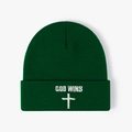 Berretto in maglia unisex verde scuro con ricamo bianco God Wins e motivo a croce - Taglia unica / Verde Scuro