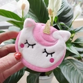 Plüsch-Einhorn-Geldbeutel in Rosa und Weiß mit goldenem Glitzerhorn und Stickerei - Rosa