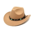 Dettaglio del cappello in lana cammello con fascia in pelle, pietre turchesi e borchie - M (56-58cm) / Cammello