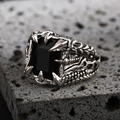 Anillo garra de dragón gótico con gran circón negro rectangular y escamas de plata - Talla única / Negro