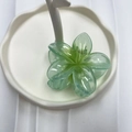 Pinza per capelli a forma di fiore verde sfumato per acconciature eleganti da mare - 8cm / Verde Gelatina