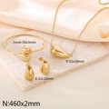 Set di gioielli dorati con collana e orecchini a goccia su lastra di pietra - Set Tre Pezzi a Forma di Fagiolo Medio Oro (KS221024-K)