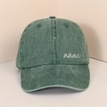 Detalle del bordado Mama y la textura lavada vintage en la gorra de béisbol de algodón - Talla única / Verde Oscuro Lavado