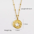 Détail du pendentif étoile avec cristaux, mesure 1,7x1,5 cm, chaîne dorée 40+5 cm - Pentagramme en Coquille Blanche