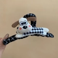 Dettaglio del fermaglio per capelli a forma di bassotto in peluche con fiocco a quadretti - Nero Gingham Bassotto