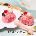 Mini-Kuchenrollen aus Harz in Rosa mit Herz und Schleife, Größe 1.6x1.7x1.2cm - Rosa (Stil A)